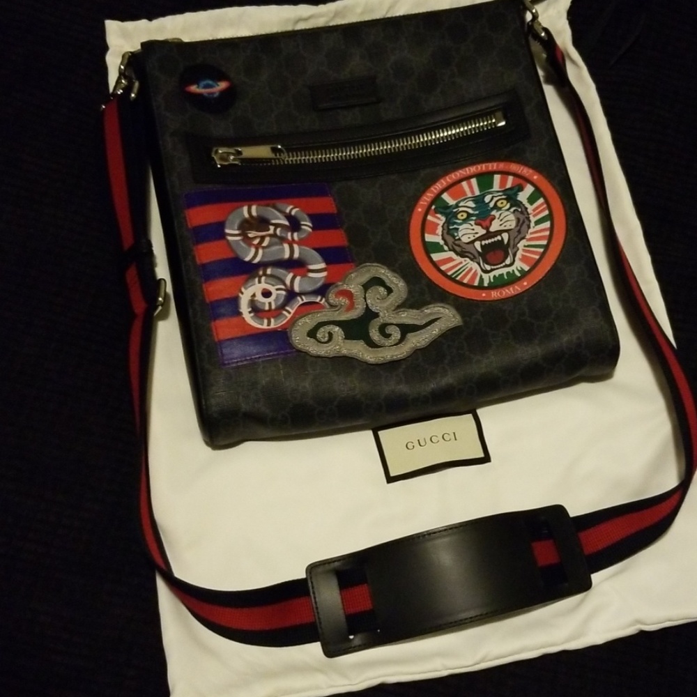 Gucci messenger bag